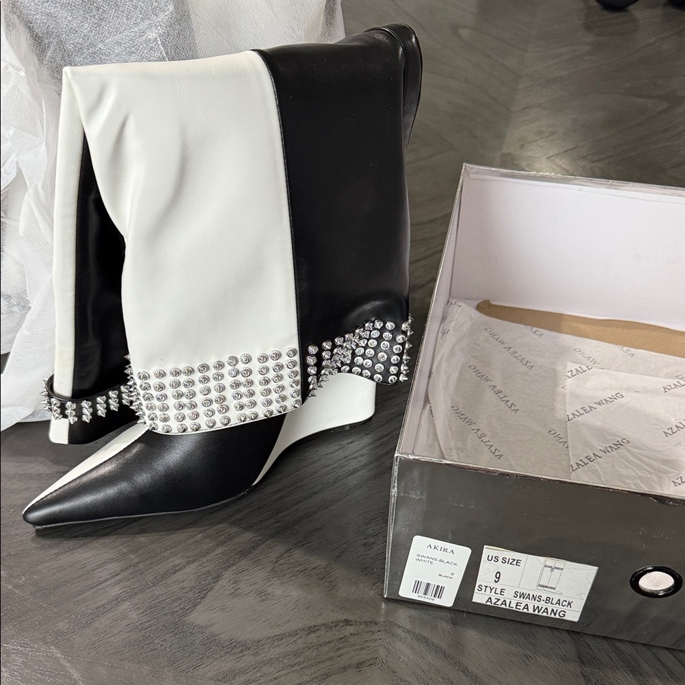 AZALEA WANG Akira Swans-Black and White Studded Boots